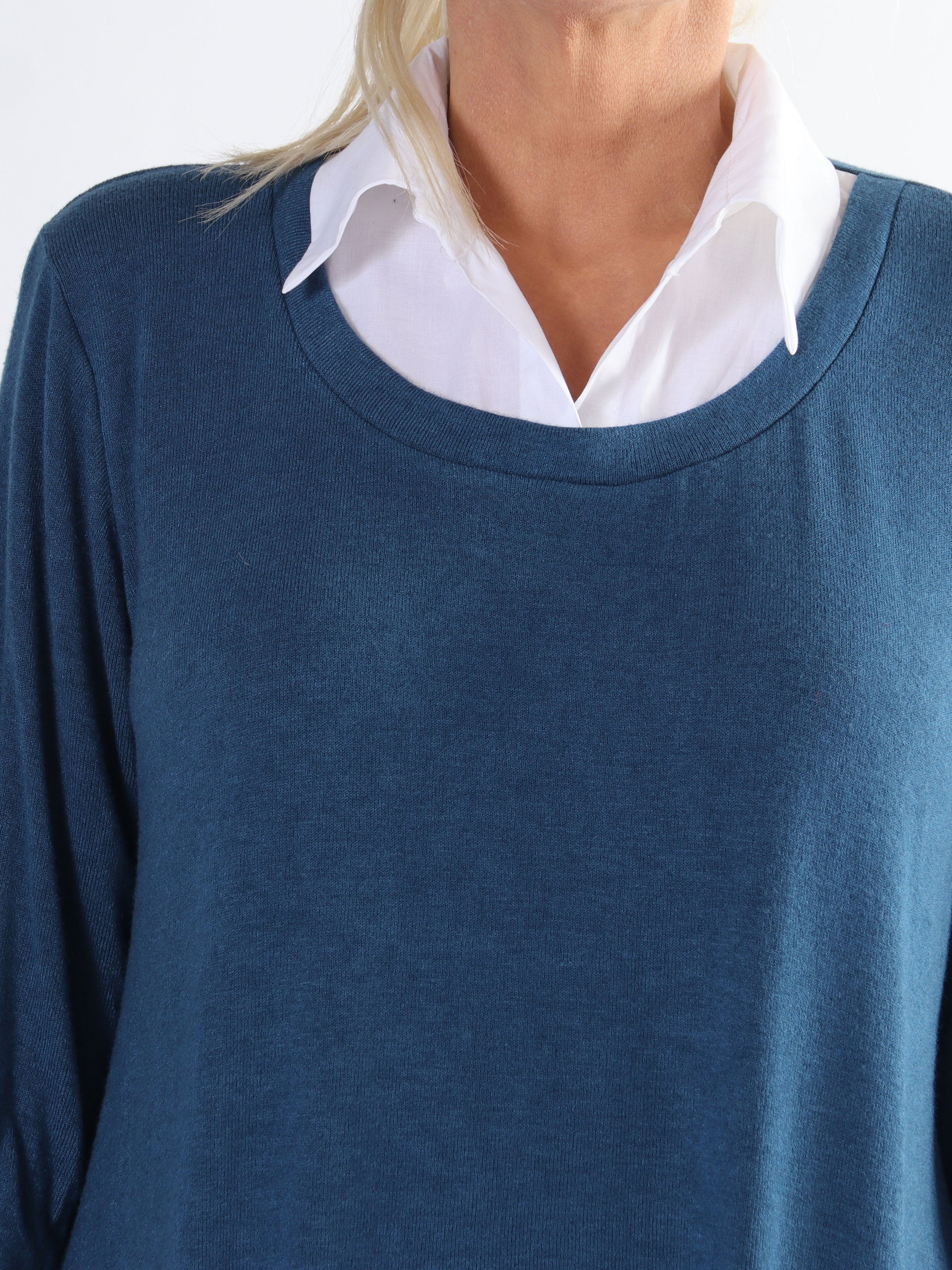 Rita - Dejlig blød plus size bluse med hvid skjortekrave